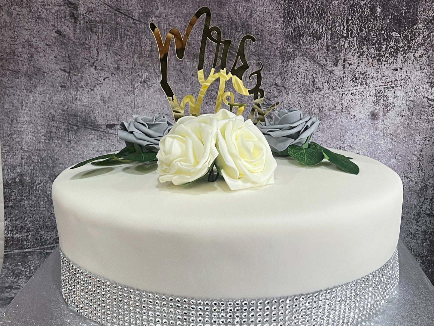 Gold Topper Wedding Cake